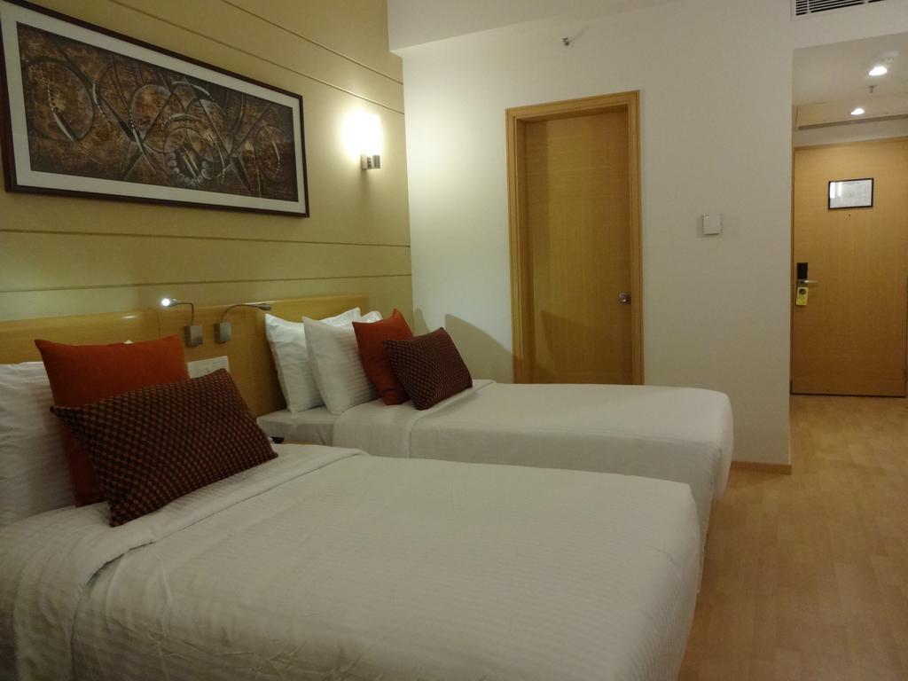 Lemon Tree Hotel, Gachibowli, Хидерабад Стая снимка