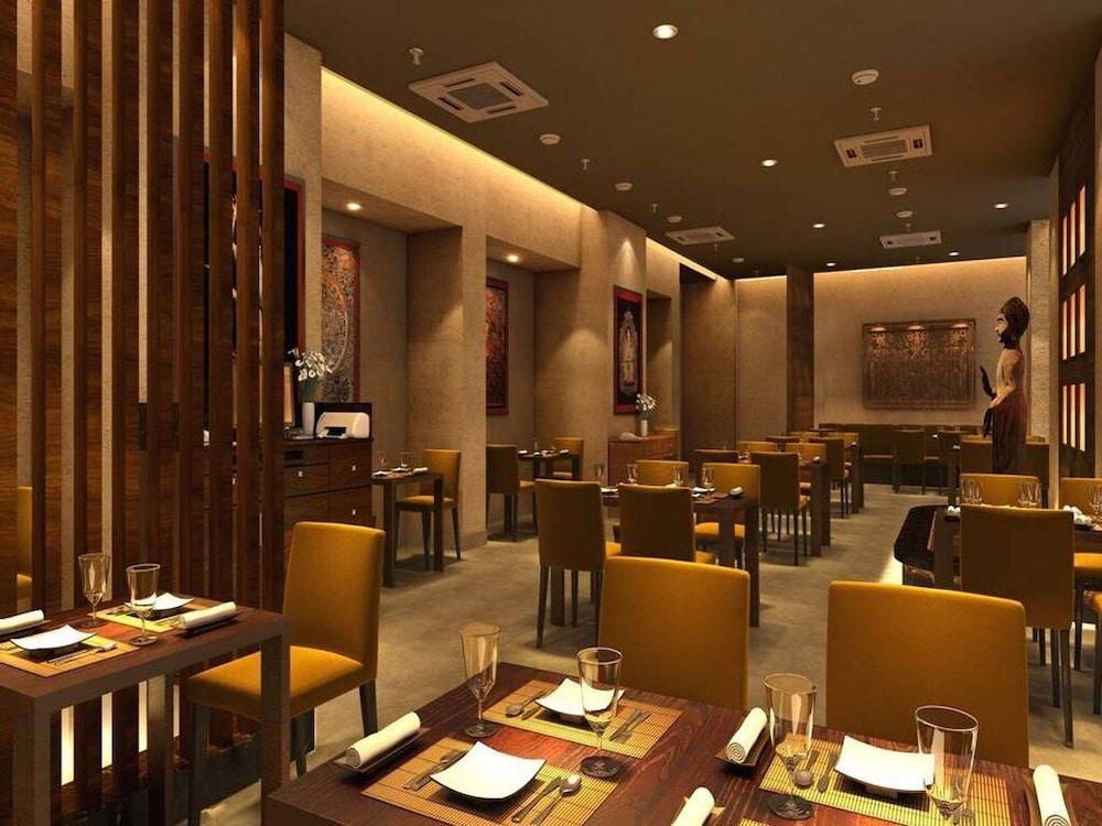 Lemon Tree Hotel, Gachibowli, Хидерабад Екстериор снимка