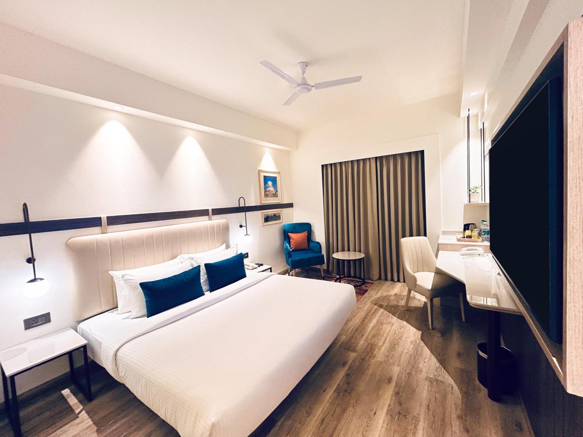 Lemon Tree Hotel, Gachibowli, Хидерабад Екстериор снимка