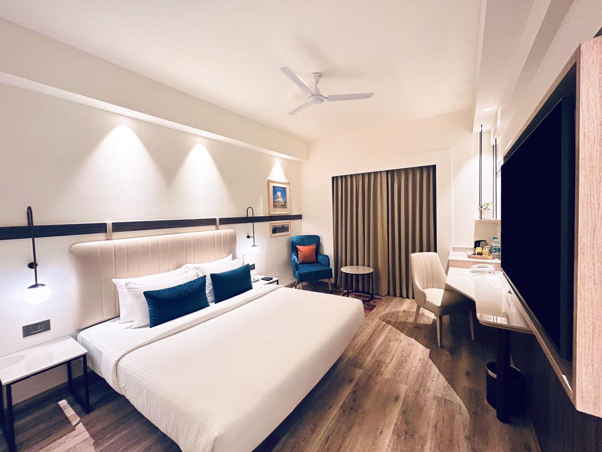 Lemon Tree Hotel, Gachibowli, Хидерабад Екстериор снимка
