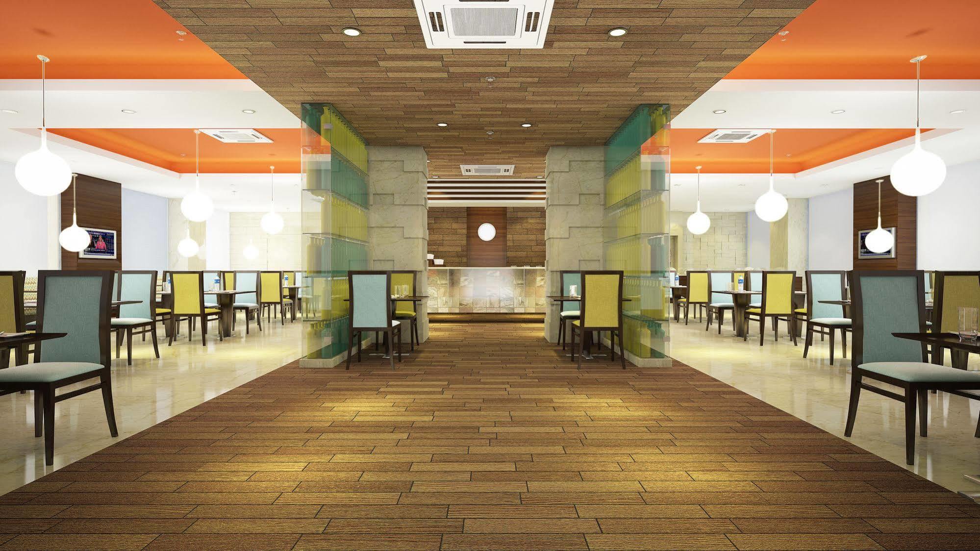 Lemon Tree Hotel, Gachibowli, Хидерабад Екстериор снимка