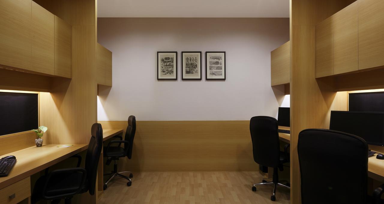 Lemon Tree Hotel, Gachibowli, Хидерабад Екстериор снимка