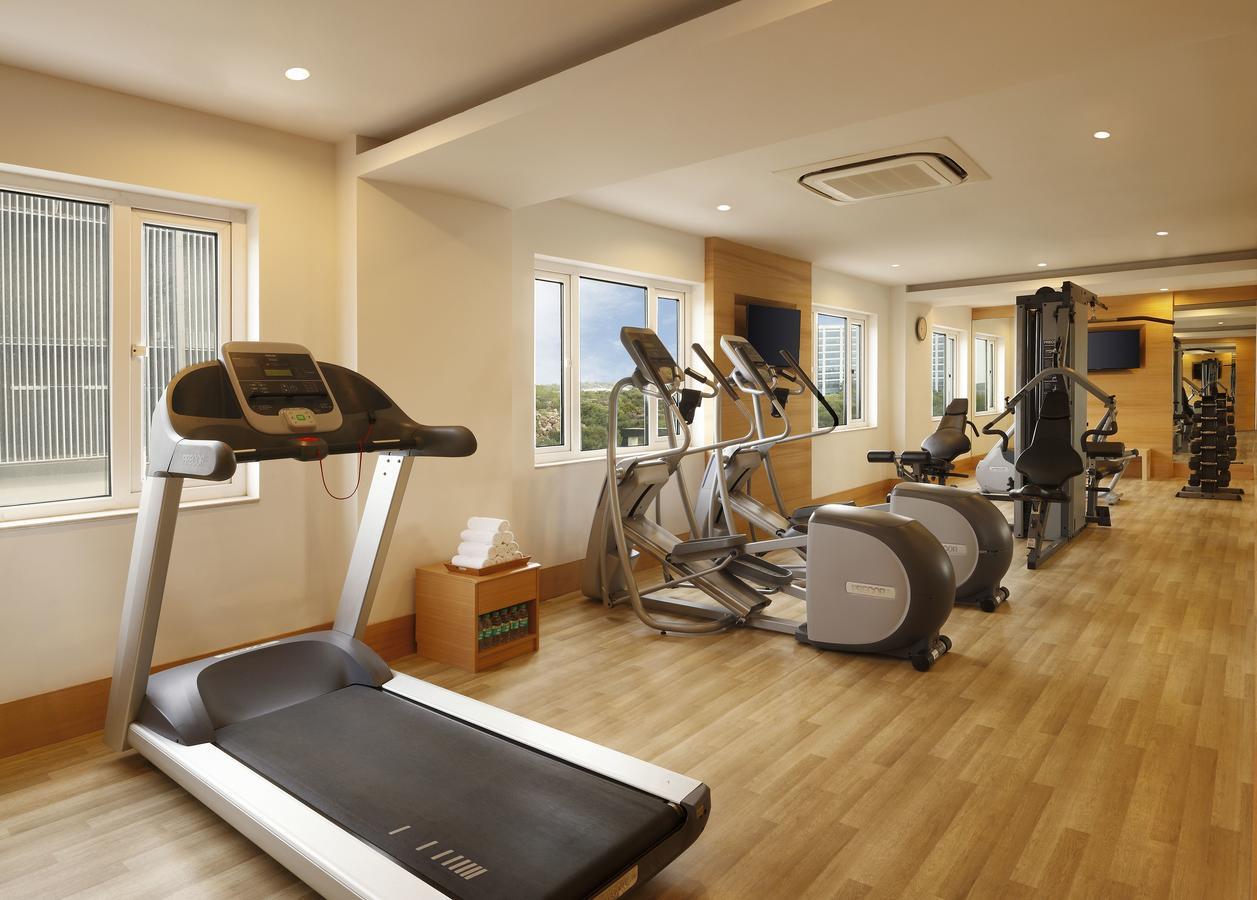 Lemon Tree Hotel, Gachibowli, Хидерабад Екстериор снимка